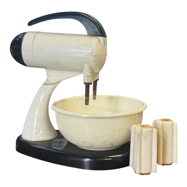 Salt and Pepper Plastic Mixer