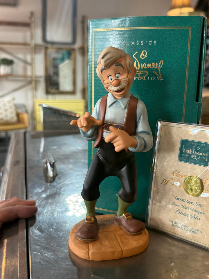 WDCC Figurine - Pinocchio Goodbye Son