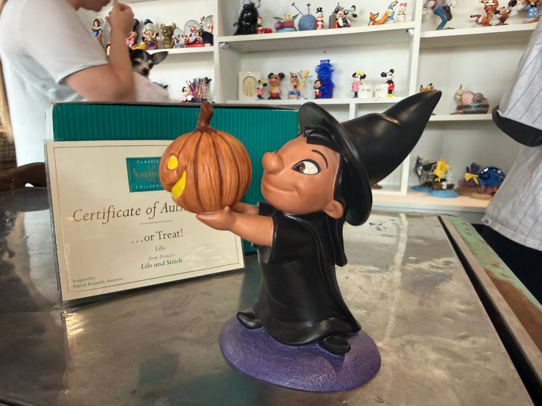 WDCC Figurine - Lilo &amp; Stitch ...or treat Lilo