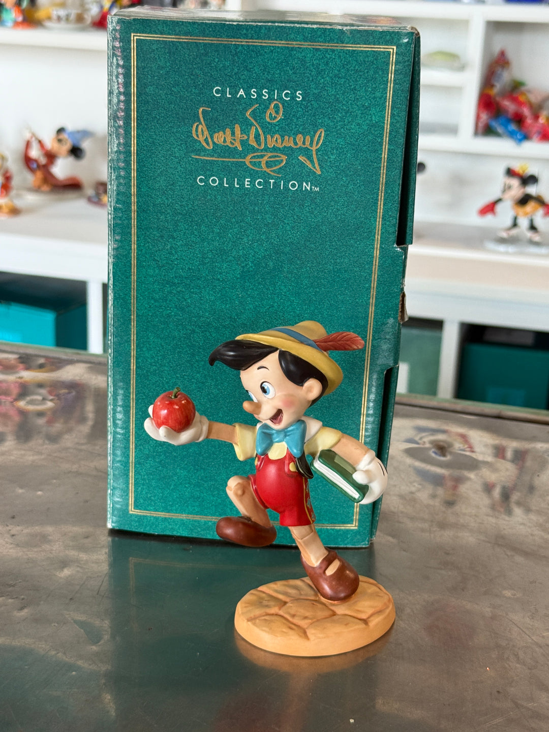 WDCC Figurine - Pinocchio Goodbye Father