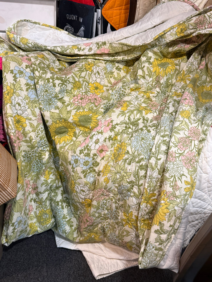 Vintage Cannon Royal Family Cotswolds Bedspread 108" x 96"