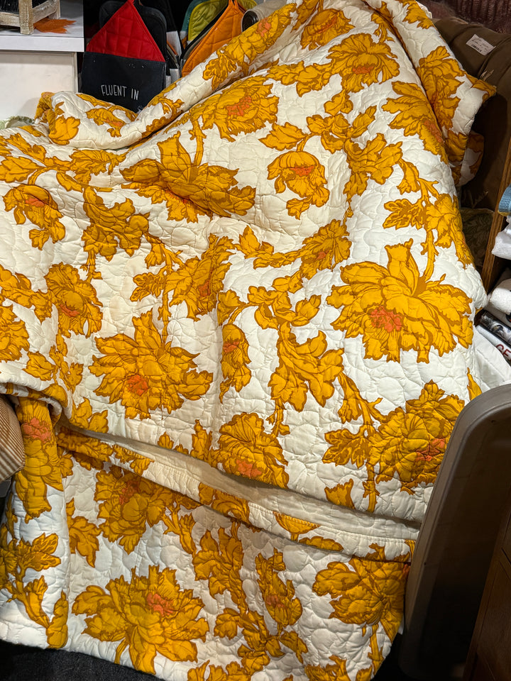 Vintage Nettle Creek Bedspread 102" x 90"