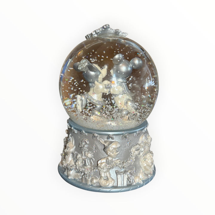 Mickey &amp; Minnie Skating Snowglobe