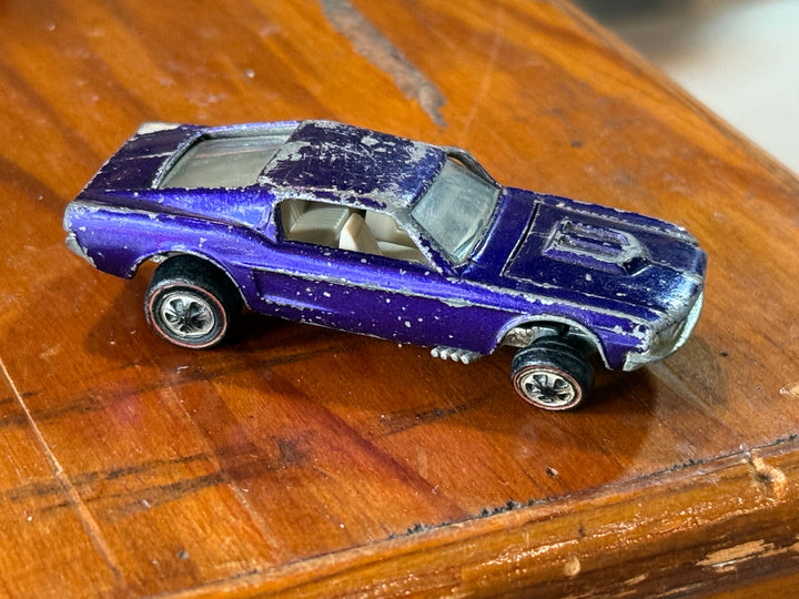 Hot Wheels Redline 1968 Custom Mustang Purple / White Interior