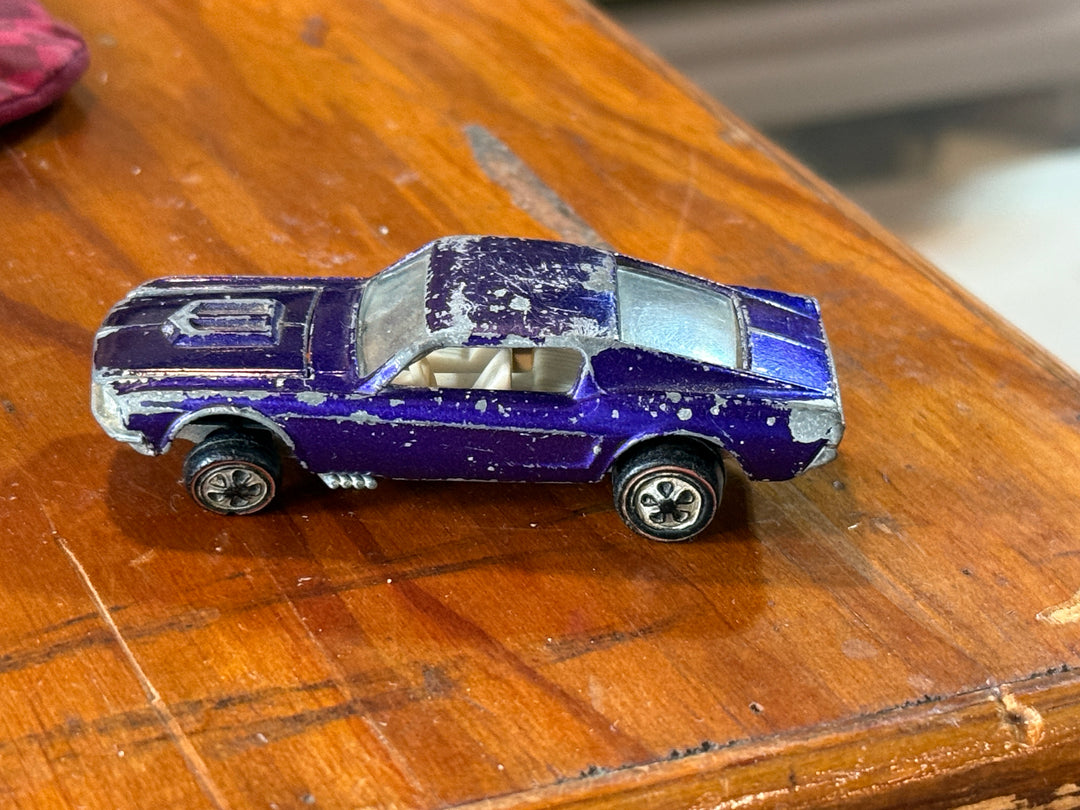 Hot Wheels Redline 1968 Custom Mustang Purple / White Interior