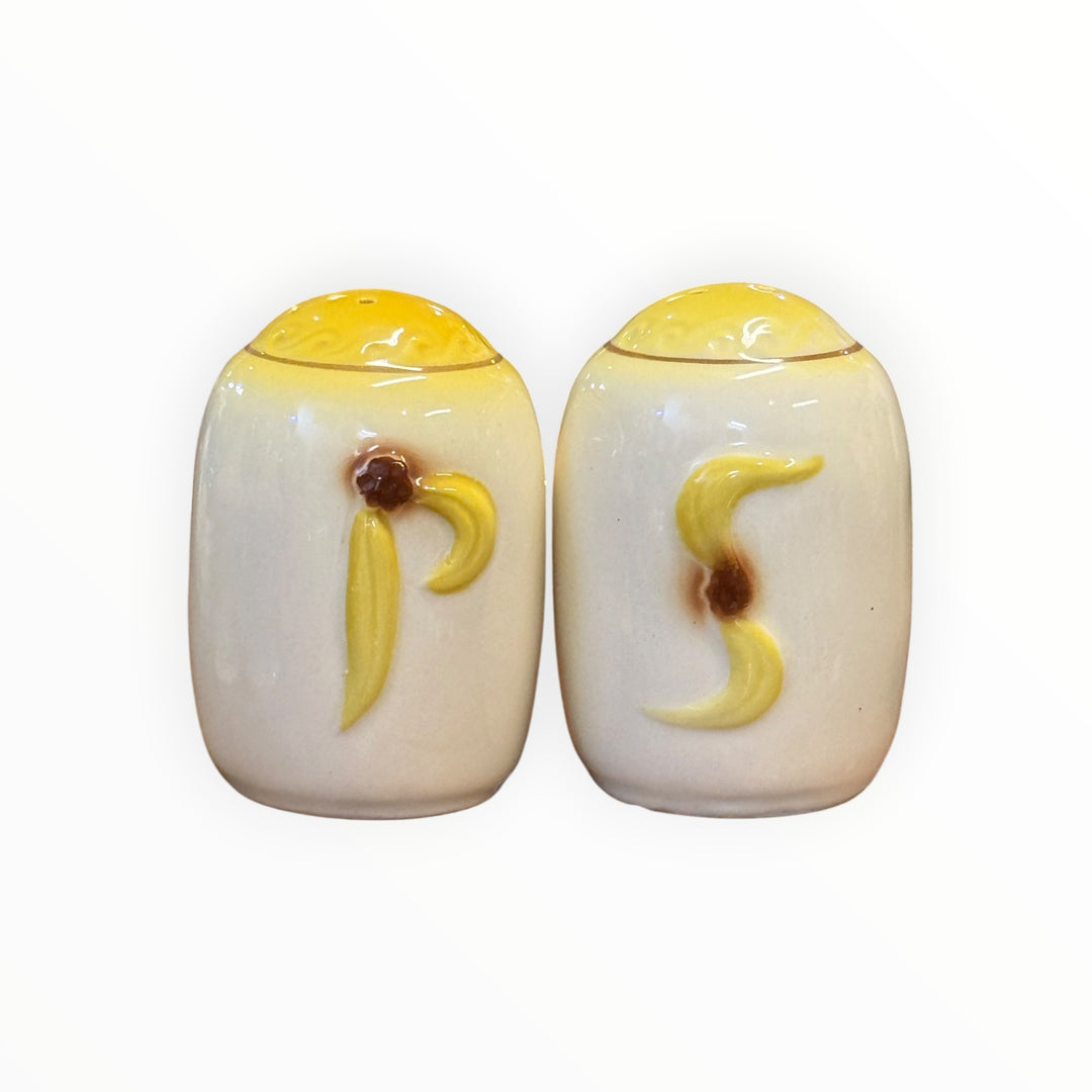Salt &amp; Pepper - Hull Yellow