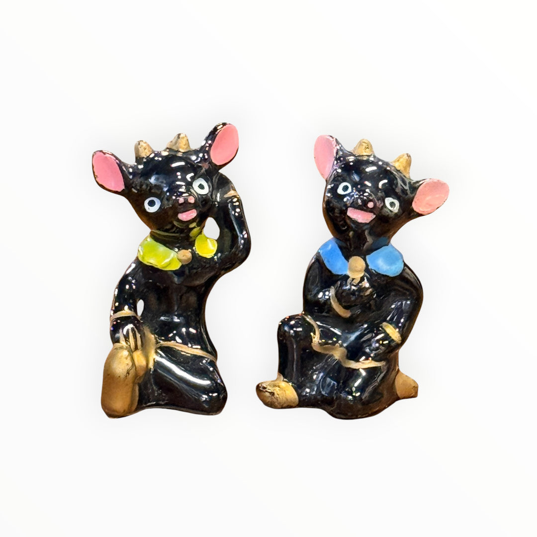 Salt &amp; Pepper - Ceramic Cow / Bull