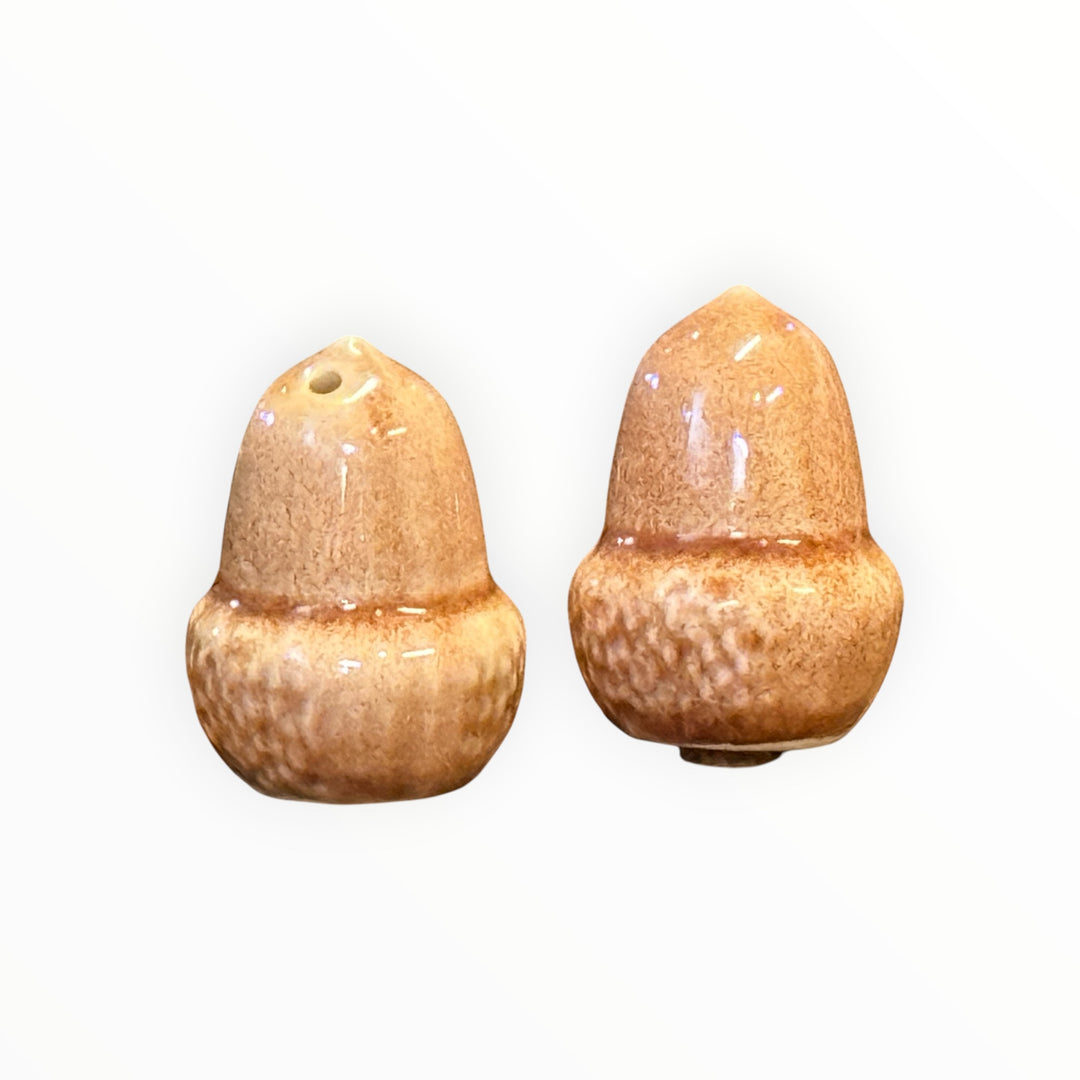 Salt &amp; Pepper - Acorn
