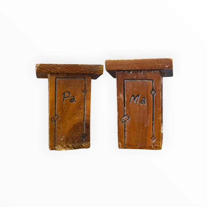 Salt and Pepper - Wooden Outhouse Ma / Pa