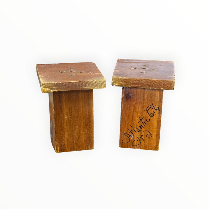 Salt and Pepper - Wooden Outhouse Ma / Pa
