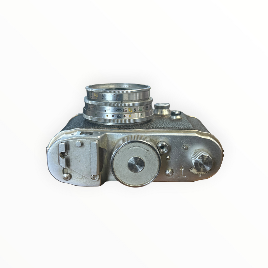 Robot II 35mm Mechanical Camera Equipped with a Schneider-Kreuznach Xenar 37.5mm f/2.8 Lens