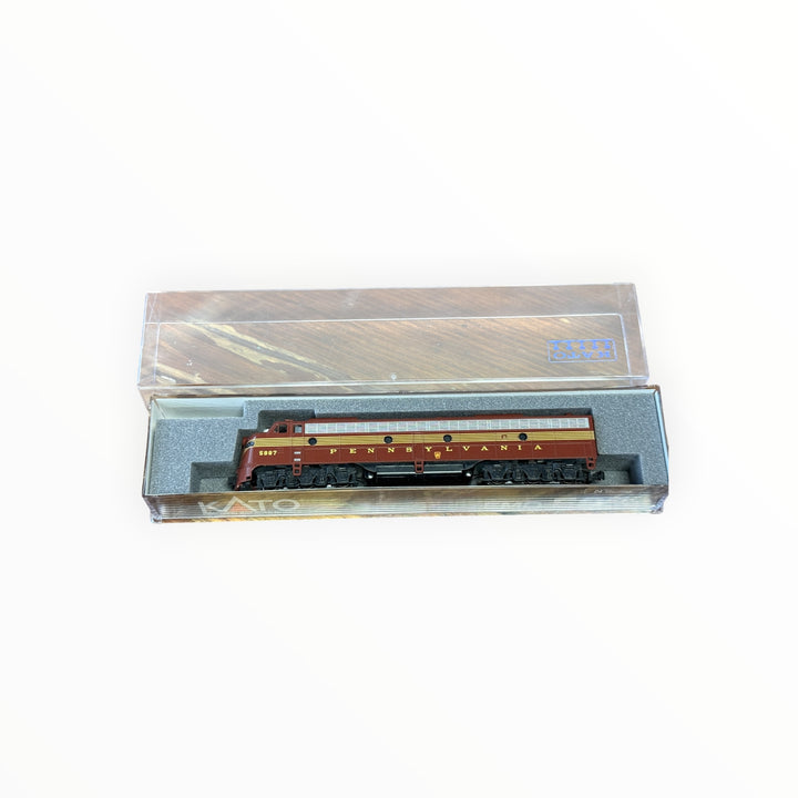 Kato N Scale Pennsylvania Engine 176-5313 E8A PRR 