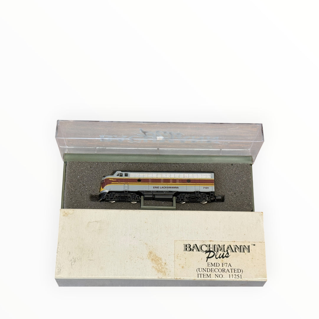Bachmann Plus EMD Undecorated Item No 11251 N Gauge
