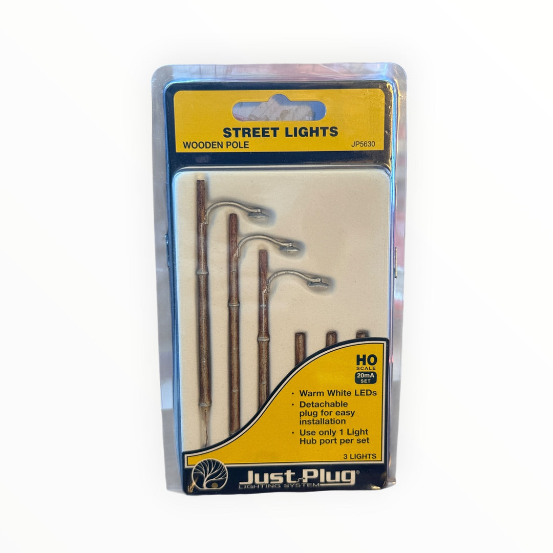 HO Scale Woodland Scenics JP5630 Just Plug Wooden Pole Street Lights