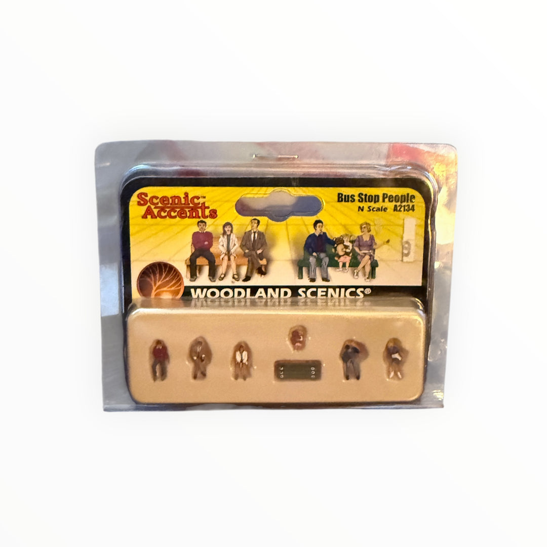 Woodland N Scale Bus Stop People A2134