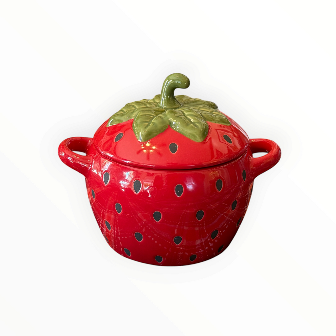 Crofton 1 Quart Lidded Baker - Strawberry