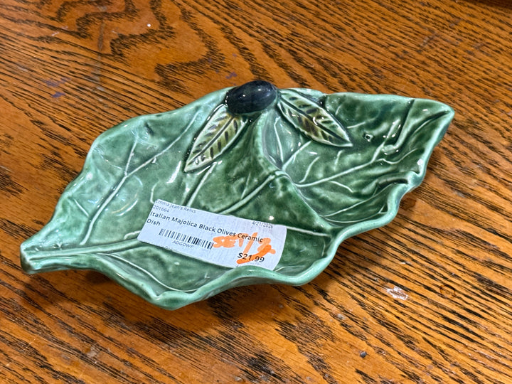 Italian Majolica Black Olive Plate Set/2