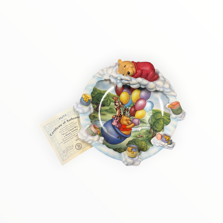 Winnie the Pooh Bradford Exchange 3D Wall Plate Sweet Dreams Cloud Honey Lining
