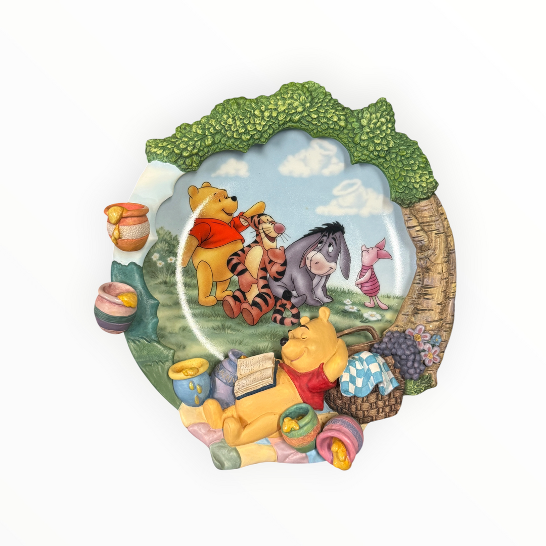 Bradford Exchange Winnie The Pooh 3D Ceramic Wall Plate Daydreams Sweet As Honey