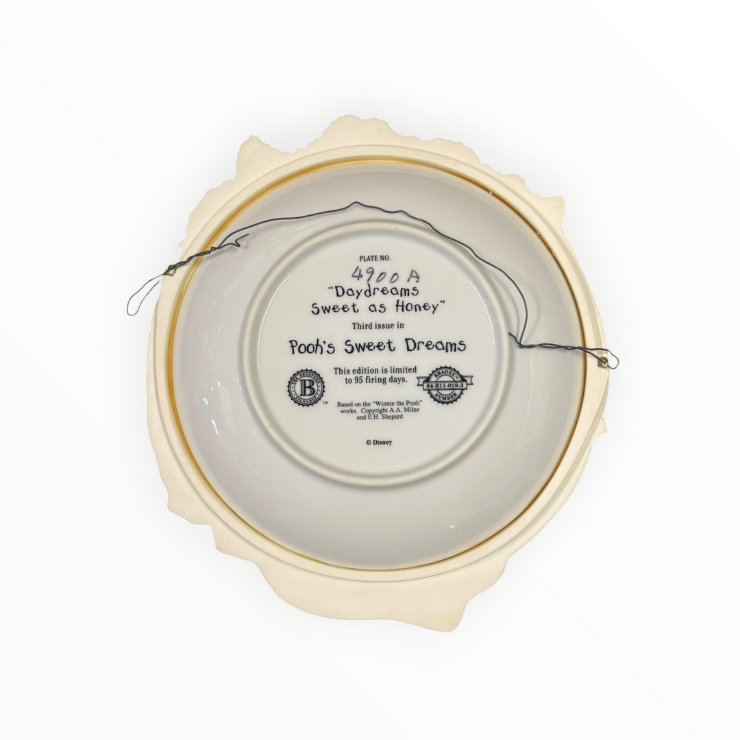 Bradford Exchange Winnie The Pooh 3D Ceramic Wall Plate Daydreams Sweet As Honey