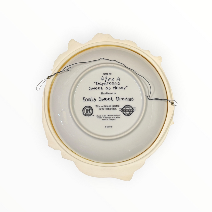 Bradford Exchange Winnie The Pooh 3D Ceramic Wall Plate Daydreams Sweet As Honey