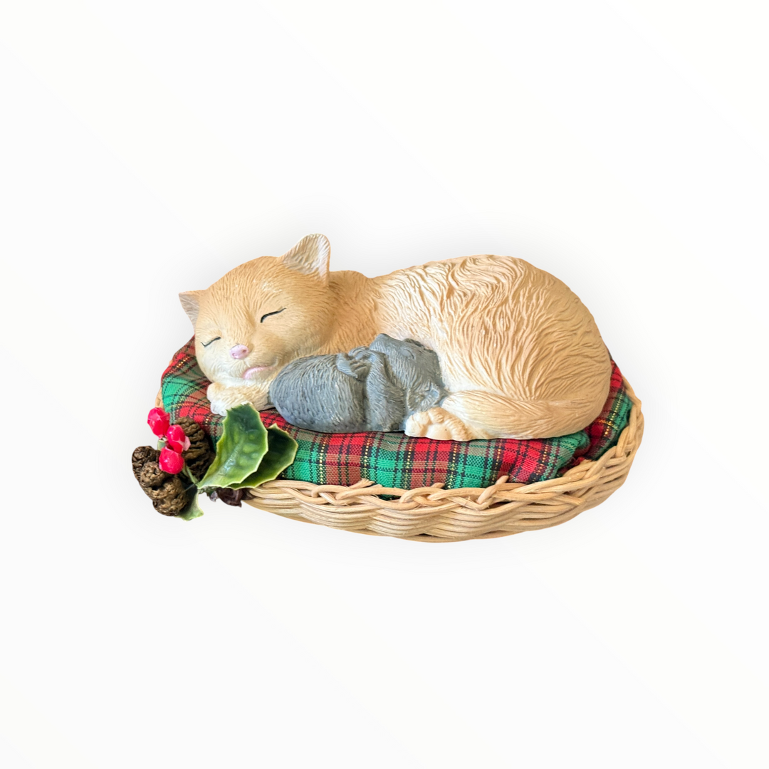 Christmas Cat - Not a Creature Was Stirring