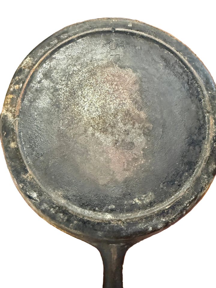 Cast Iron Skillet #7 10" No Markings