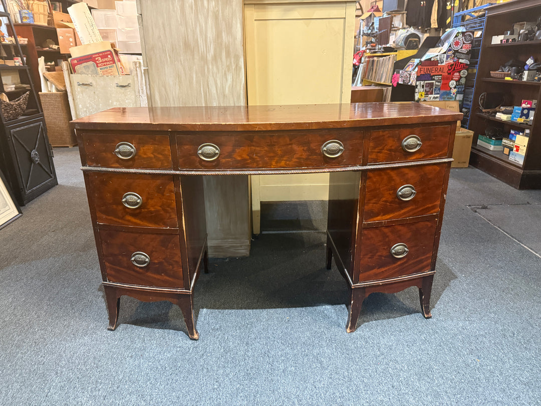 Mahogany Traditional Duncan Phyfe Style Vanity PICKUP ONLY