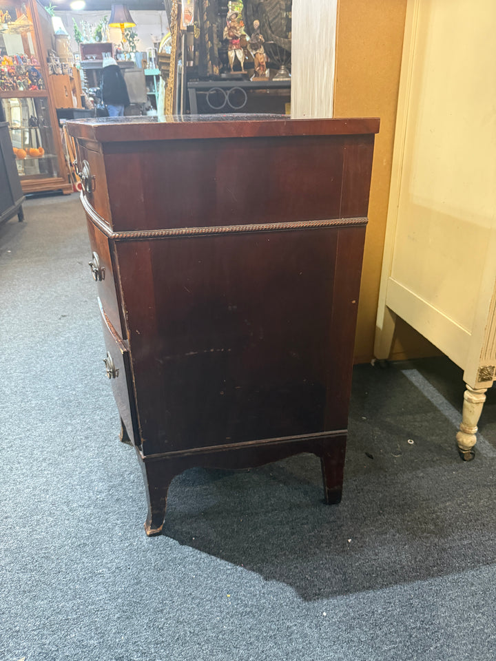 Mahogany Traditional Duncan Phyfe Style Vanity PICKUP ONLY