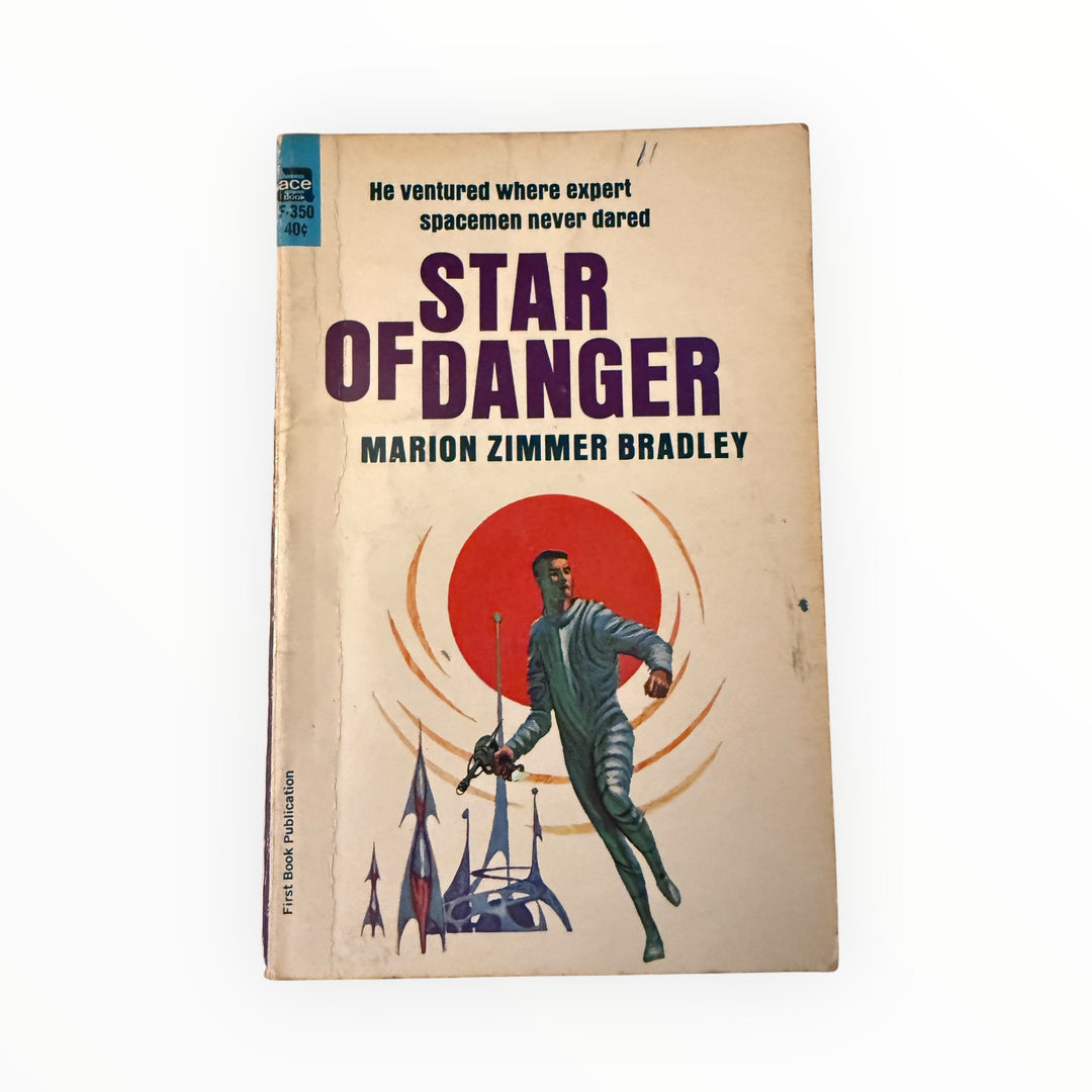 Paperback - Star of Danger Marion Zimmer Bradley