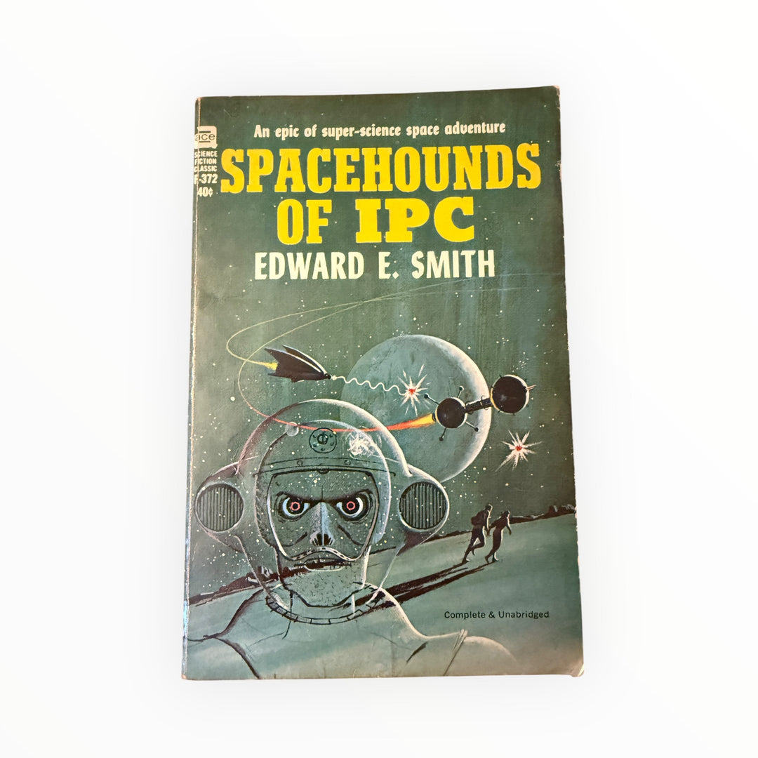 Paperback - Spacehounds of IPC Edward E Smith
