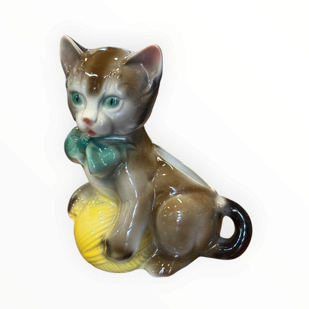Royal Copley Kitten with Yarn Planter