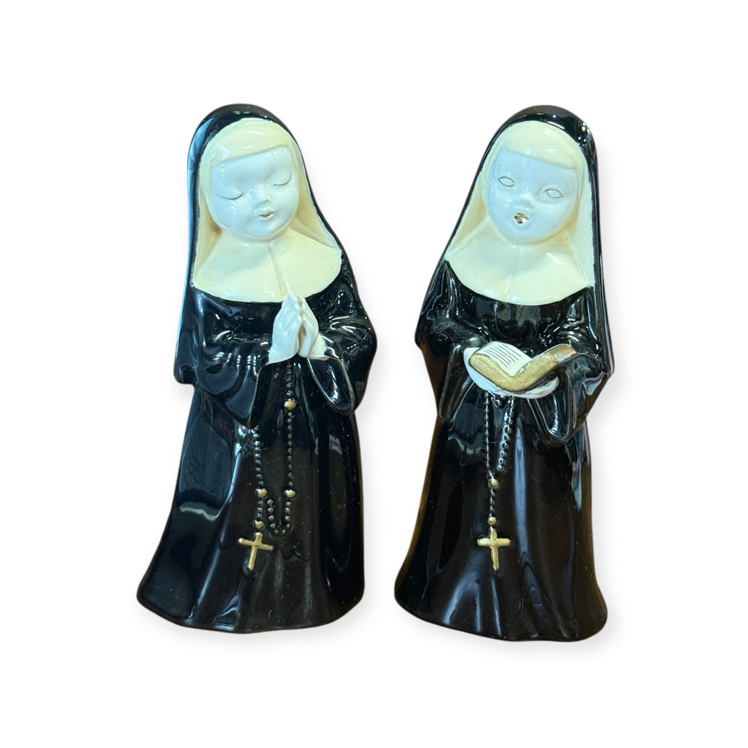 Holland Mold Nun Pair