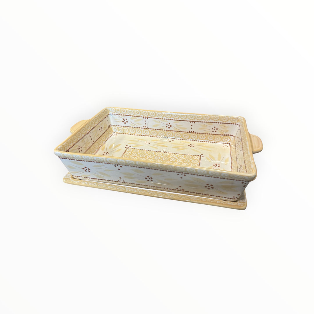 Temp-tations 13 x 9 Old World Baker with Lid / Tray