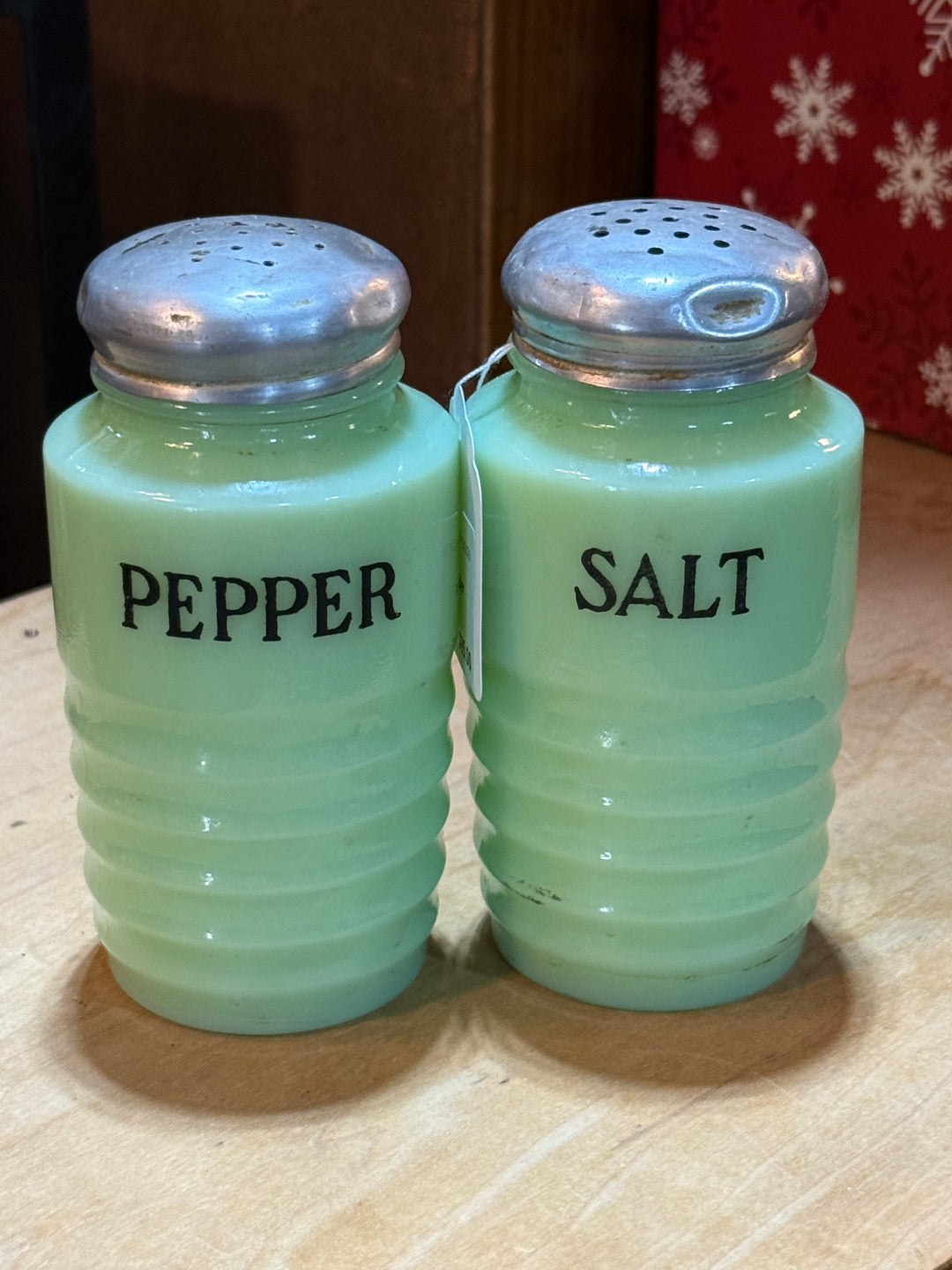 Jadeite Beehive Ribbed Glass Salt &amp; Pepper Shakers Uranium Depression