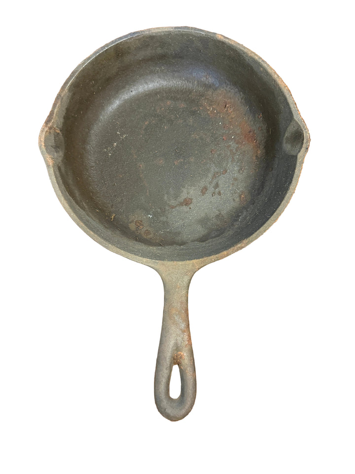 Cast Iron Skillet - Unmarked No 5 8.5"