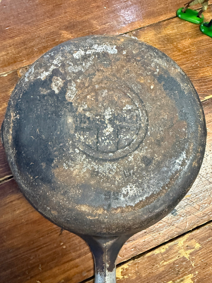 Cast Iron Skillet - Griswold 