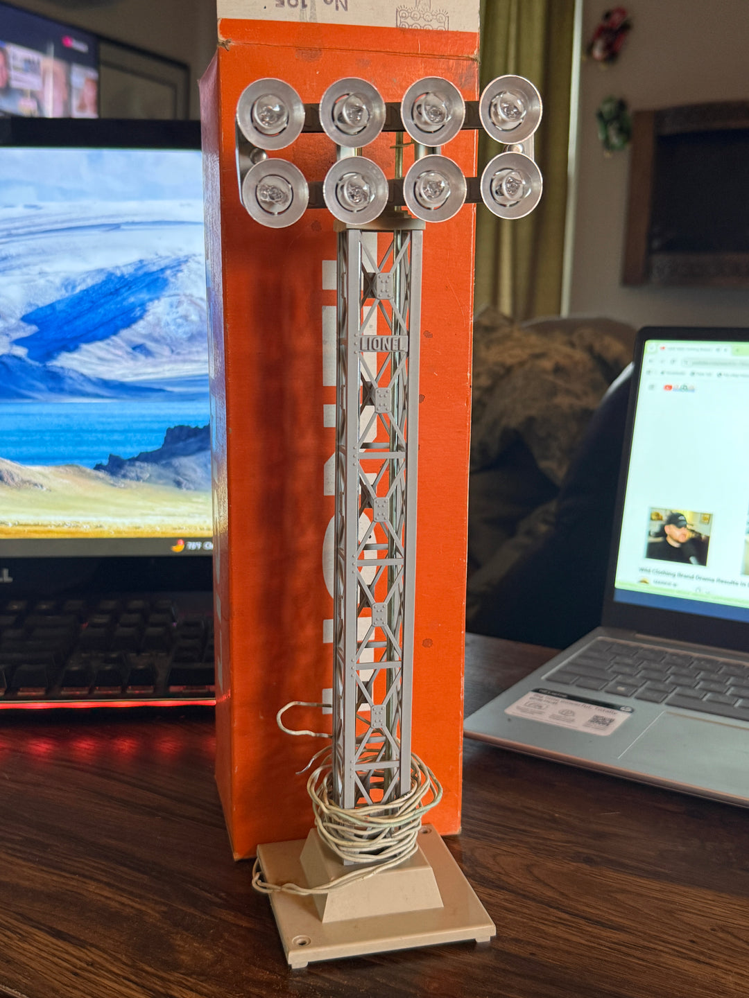 Trains - Lionel No. 195 Floodlight Tower