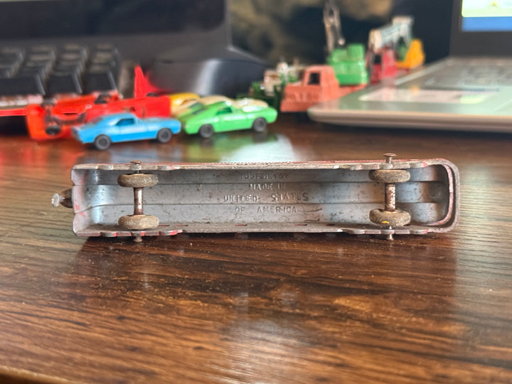 Tootsietoy - Die-cast Metal Passenger Car Pullman Red