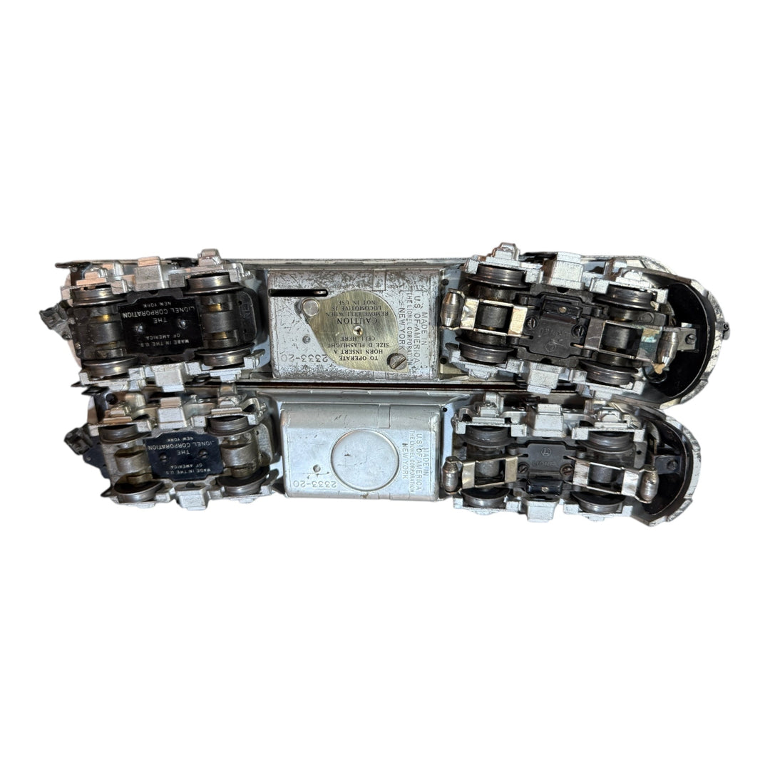 Trains - Lionel Santa Fe Postwar 2353 Diesel Train Set