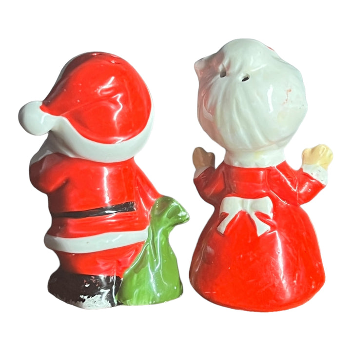 Vintage Christmas Salt and Pepper Shakers - Santa & Mrs Claus