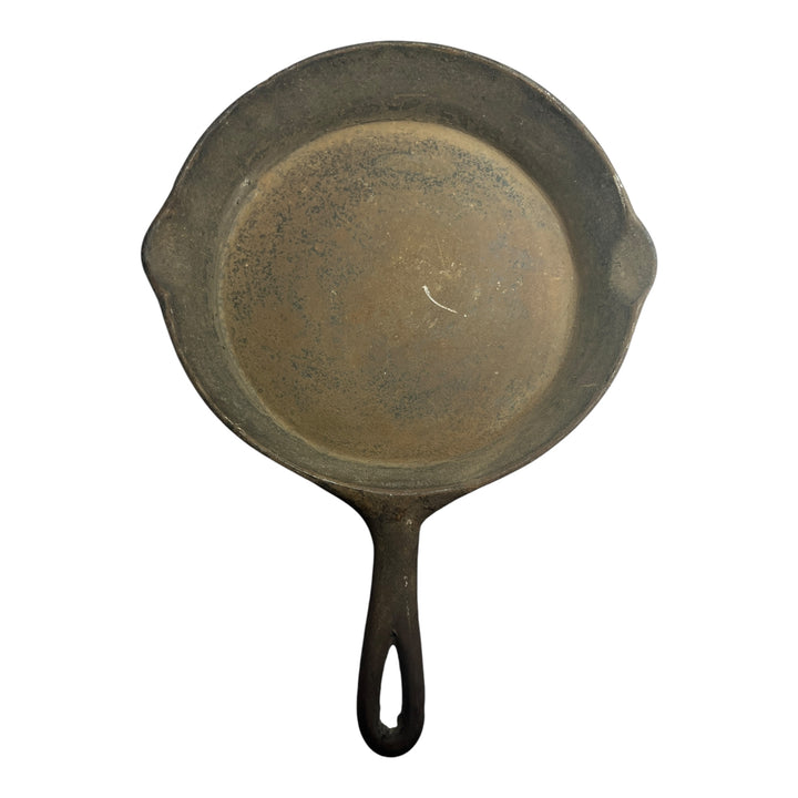 Cast Iron Skillet - Unmarked 10"