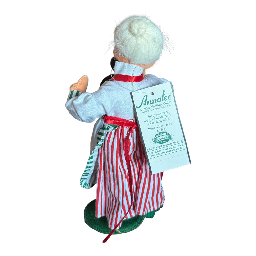 Annalee - Mrs Relaxing Santa