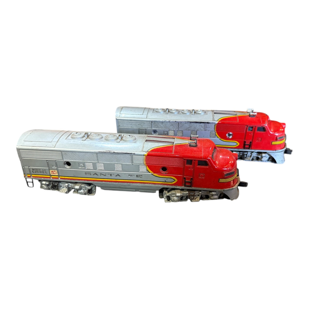 Trains - Lionel Santa Fe Postwar 2353 Diesel Train Set