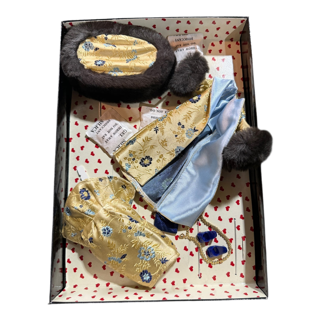 Dolls - Betty Boop Doll Wardrobe Collection Eludes the Camera Outfit Danbury Mint