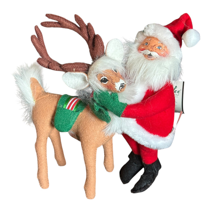 Annalee - Santa Hugging Reinder