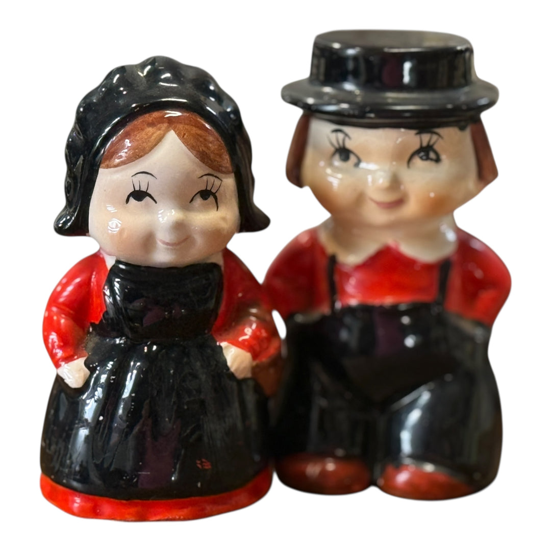 Salt and Pepper Shakers - Amish Couple
