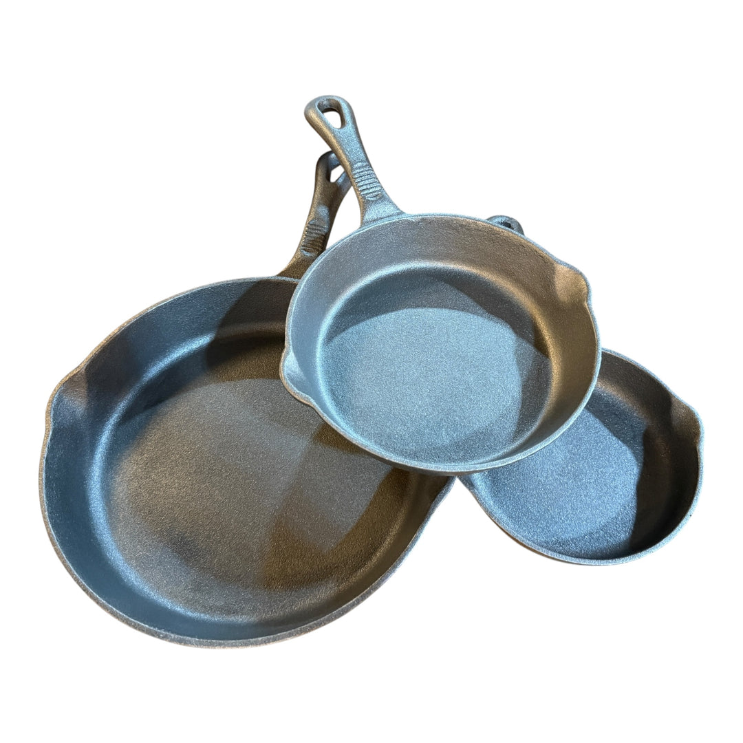 Set of 3 Cast Iron Skillet Trio Brand New