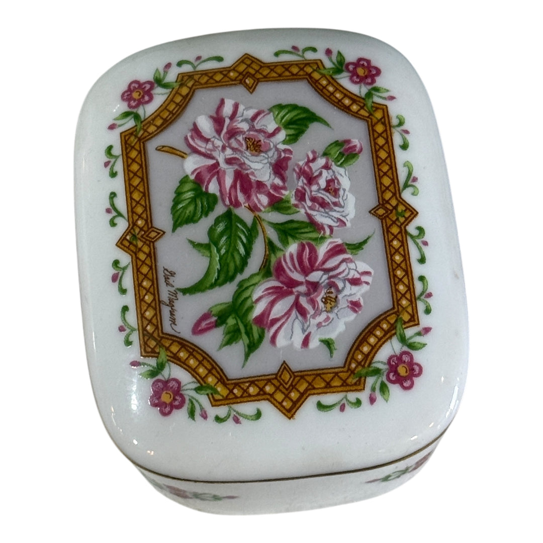Porcelain 1990 Heritage House Limited Music Box Gail Magram Strangers in the Night