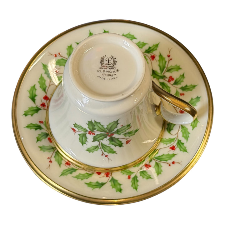 Lenox Holiday Teacup And Saucer Set Holly Berry